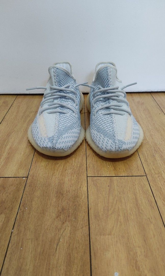 Cloud white on sale yeezy on feet