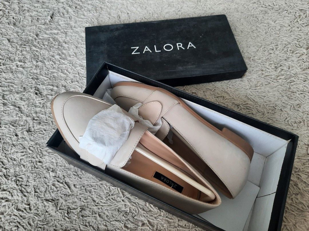 Zalora 2025 flat shoes