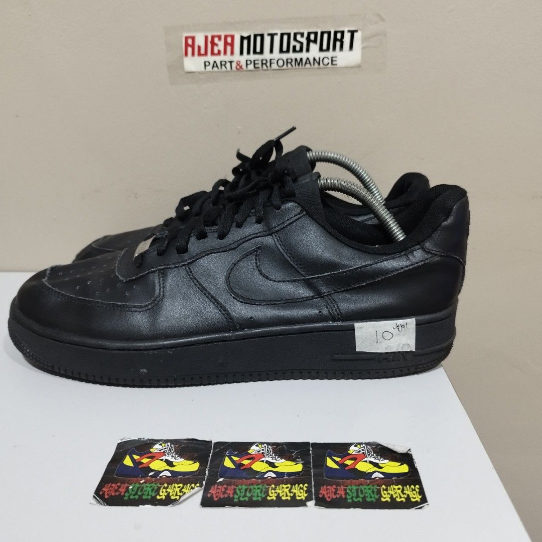 Garage store nike air sales force