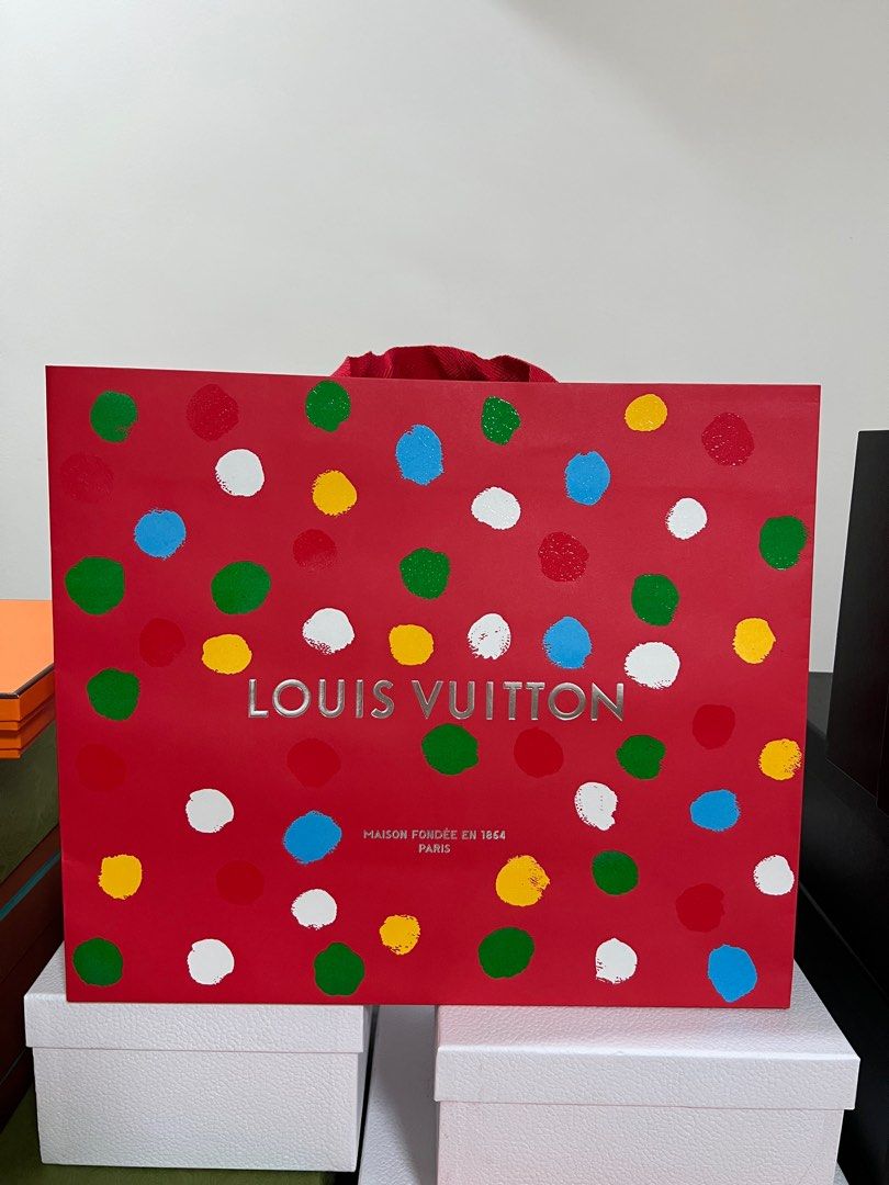 2023 LV paper bag (large-authentic) (Category: Luxury Bags & Wallets) located in Angeles City. Submitted by parisianboxes (Listing ID 1246464310, Image 1). Description: All items are original and authentic from Paris, France. Prices are based on size, weight, shipment rates and availability. L40xW16x34H cm .