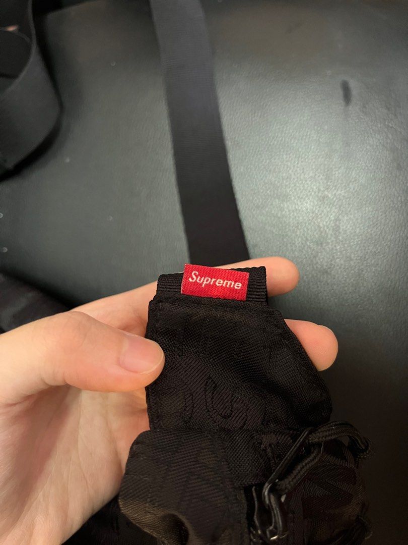 95成新Supreme ss19 waist bag, 名牌, 手袋及銀包- Carousell