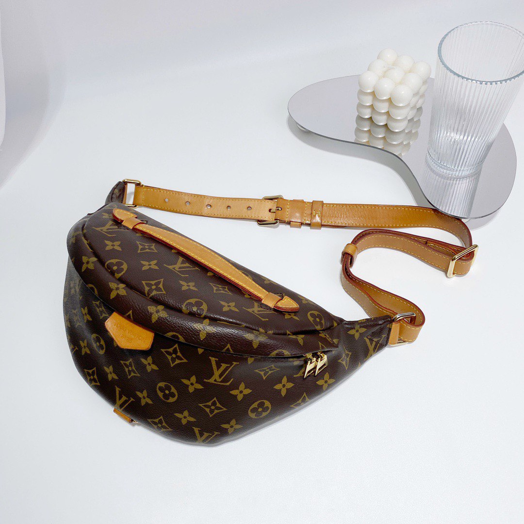 Almost BN Louis Vuitton Bum bag - discontinued, Luxury, Bags & Wallets on  Carousell