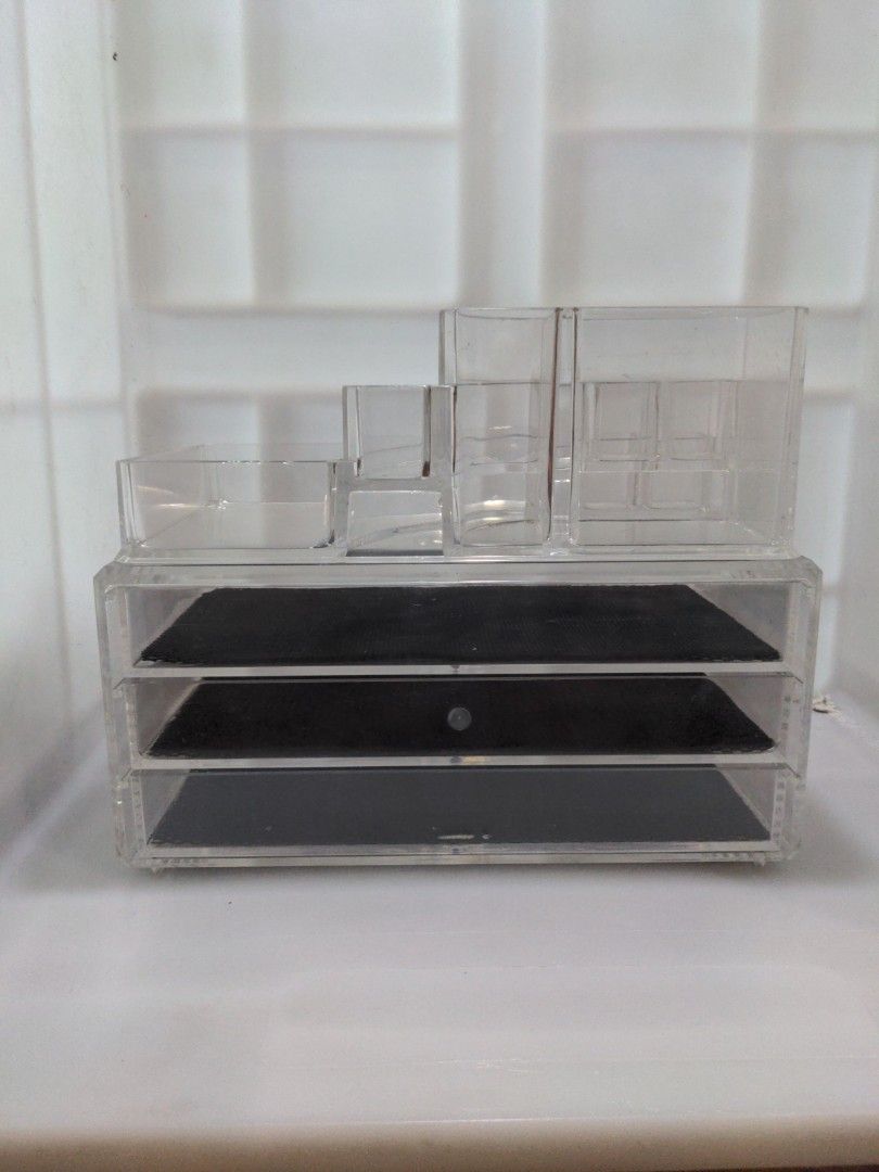 Acrylic Makeup & Jewelry Holder Container (Category: Makeup) located in Quezon City. Submitted by ptdy11 (Listing ID 1246451796, Image 2). Description: Acrylic Make Up and jewelry holder with matt :) Not purely plastic. REAL ACRYLIC!.