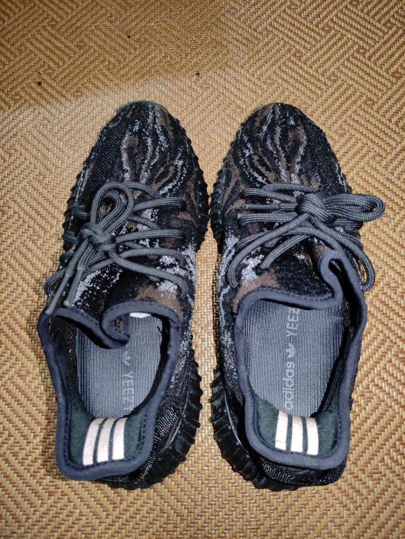 Yeezy cm size hotsell