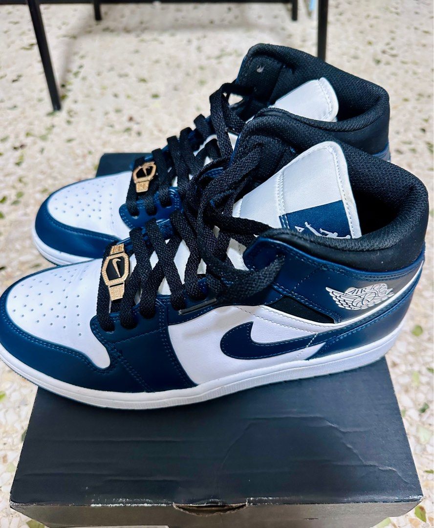 Air jordan 1 mid navy blue and clearance white