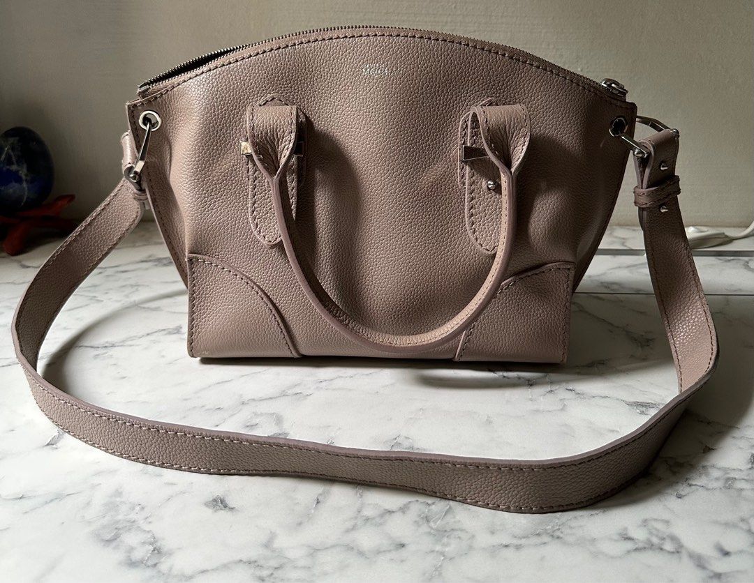 Alexander mcqueen store legend bag