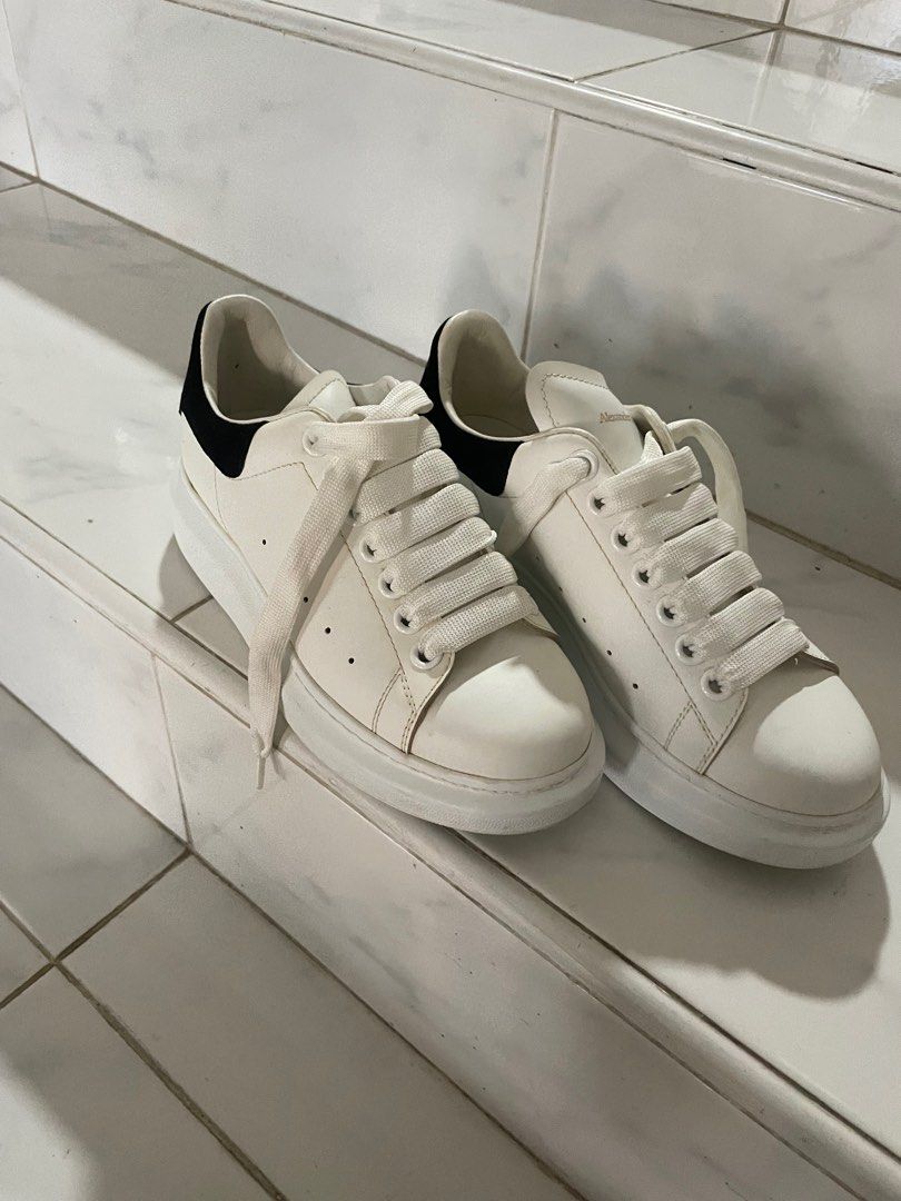Aleksandar mekvin sneakers store
