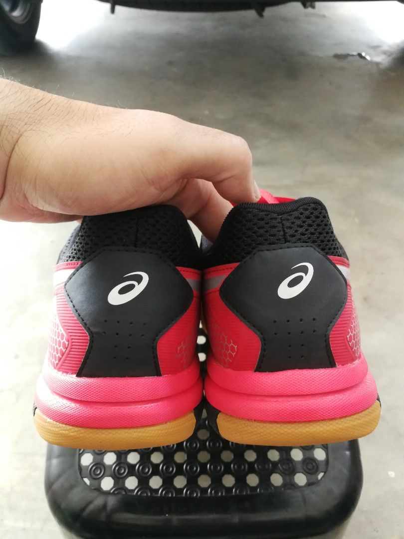 kasut badminton asics