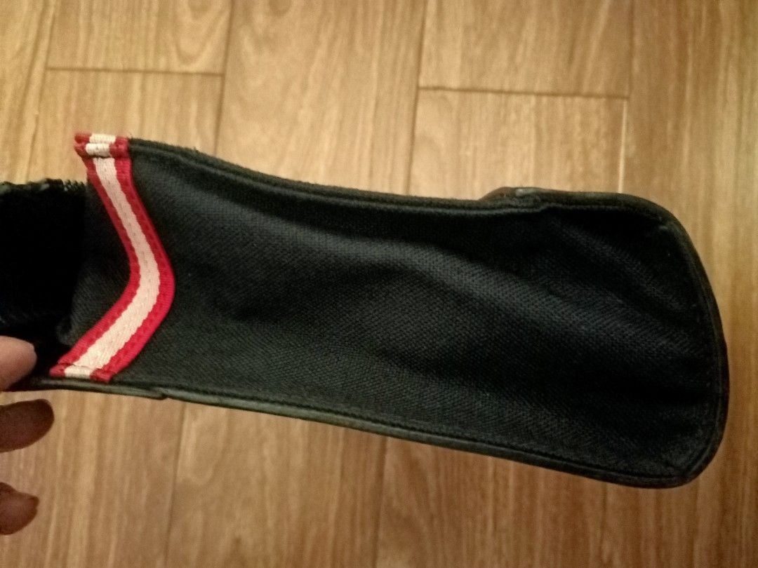 Bally Zibello pouch (Category: Luxury Bags & Wallets) located in Davao. Submitted by athenaprelovedph (Listing ID 1246540280, Image 3). Description: authentic genuine leather with canvas material clutch/pouch.