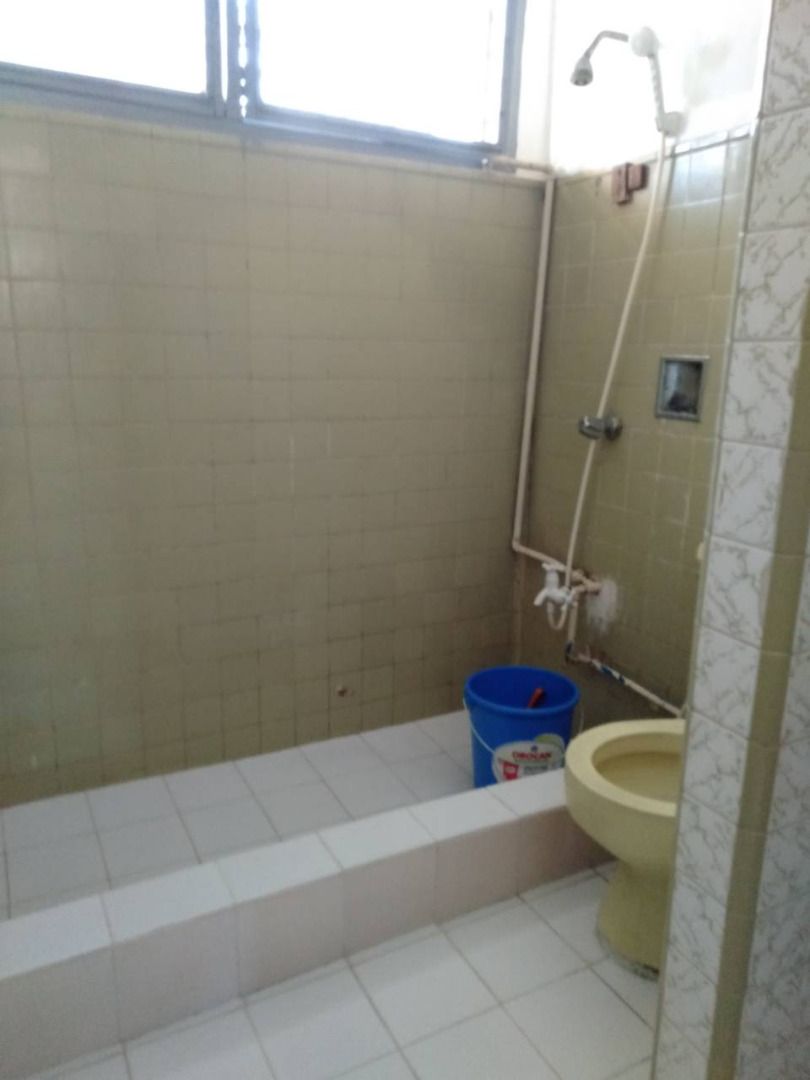 Big Staff house Villa Building for Rent at Pasay near Makati Manila LRT