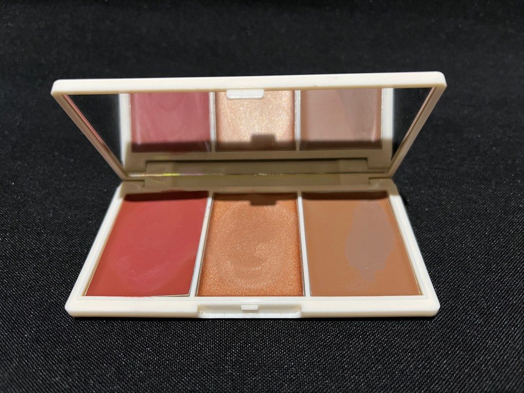 BLK Day Dream Multi Palette (Category: Makeup) located in Manila. Submitted by chocoscorner (Listing ID 1246469066, Image 3). Description: 🐾 Product name: BLK Day Dream Free Spirit, Champagne, Cocoa 🐾Used for: Face, Eyes, Lips 🐾Condition: Used less than 5 times, around 98% remaining 🐾Usual brand new cost: Around P549 (you may research) 🐾RFS: I have no talent to use it 😭 All purchases comes with a freebie.