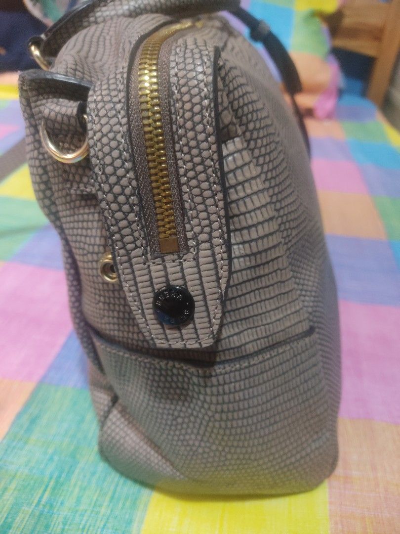 Brera (authentic/ preloved/looks new) (Category: Shoulder Bags) located in Davao. Submitted by jo_0821 (Listing ID 1246383232, Image 3). Description: Authentic Brera. pre-loved bags. looks new. no flaws..