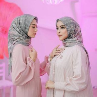Buttonscarves x ria miranda xanadu in lava