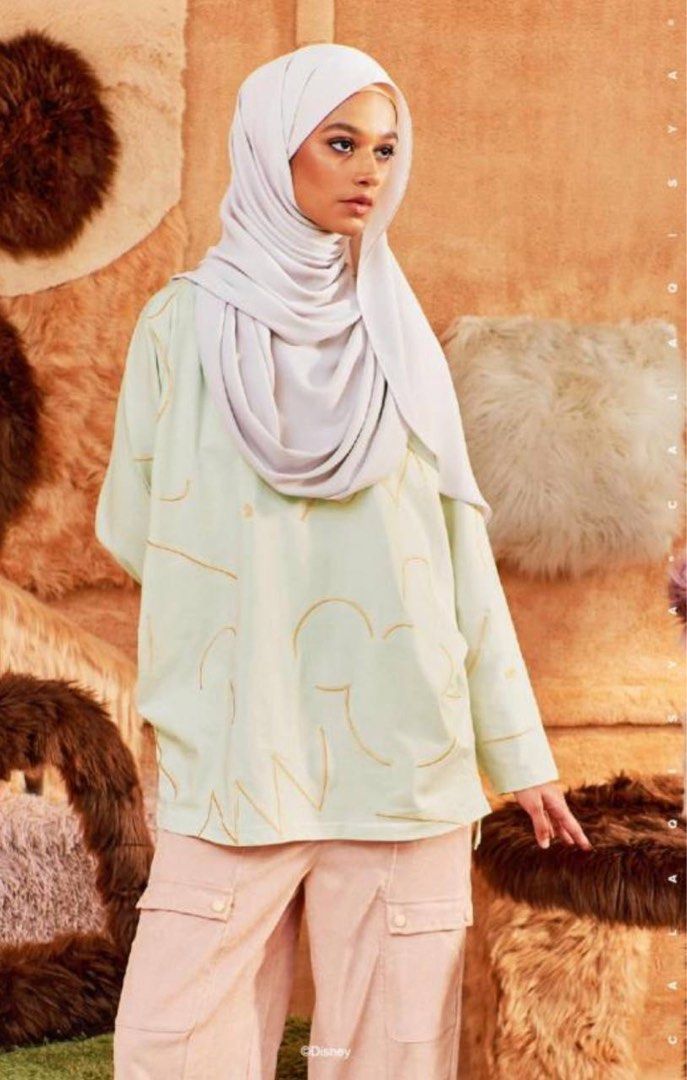 Calaqisya x Mickey: Breathe Shirt XL in Starwhite, Women's Fashion,  Muslimah Fashion, Tops on Carousell