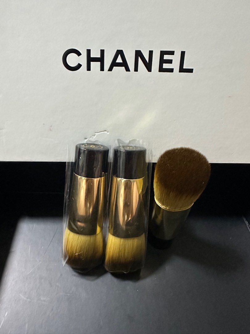 Chanel sublimage foundation brush (Limited edition), Beauty & Personal Care, Face, Makeup on