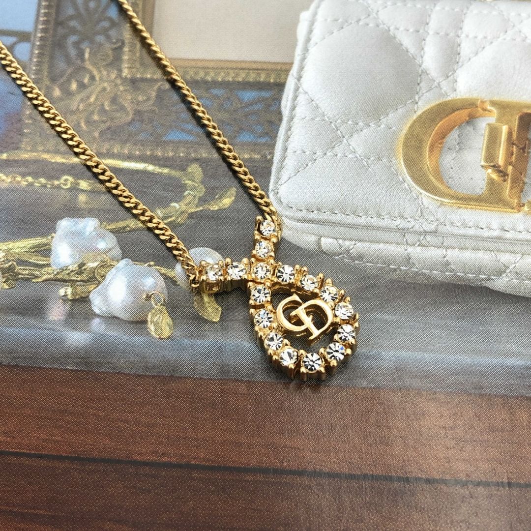 Christian dior cd store gold chain necklace