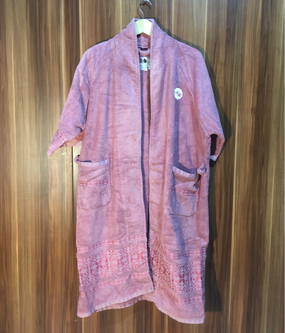 Cotton Valley bathrobe, Fesyen Wanita, Pakaian Wanita, Lainnya di Carousell