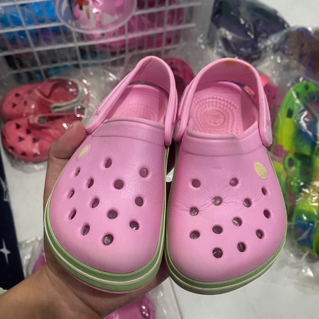 CROCS C7 on Carousell