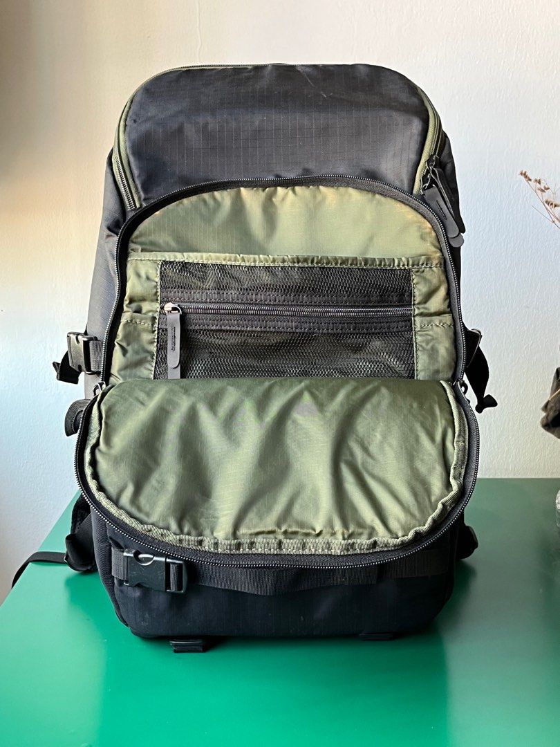 Crumpler flying 2025 duck backpack