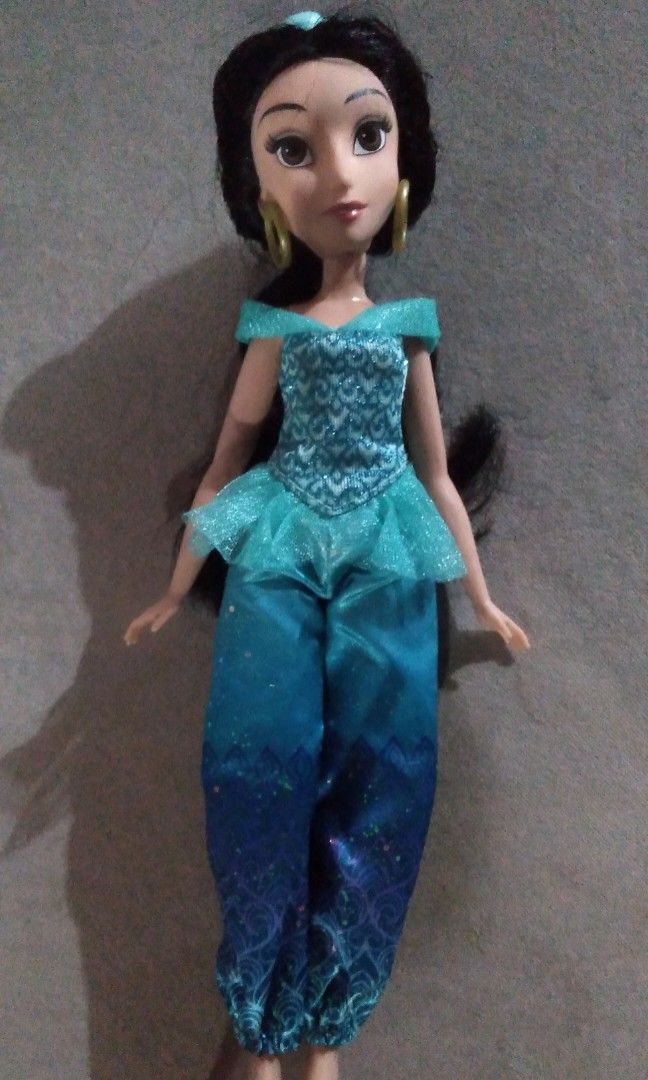 Jasmine royal 2025 shimmer doll