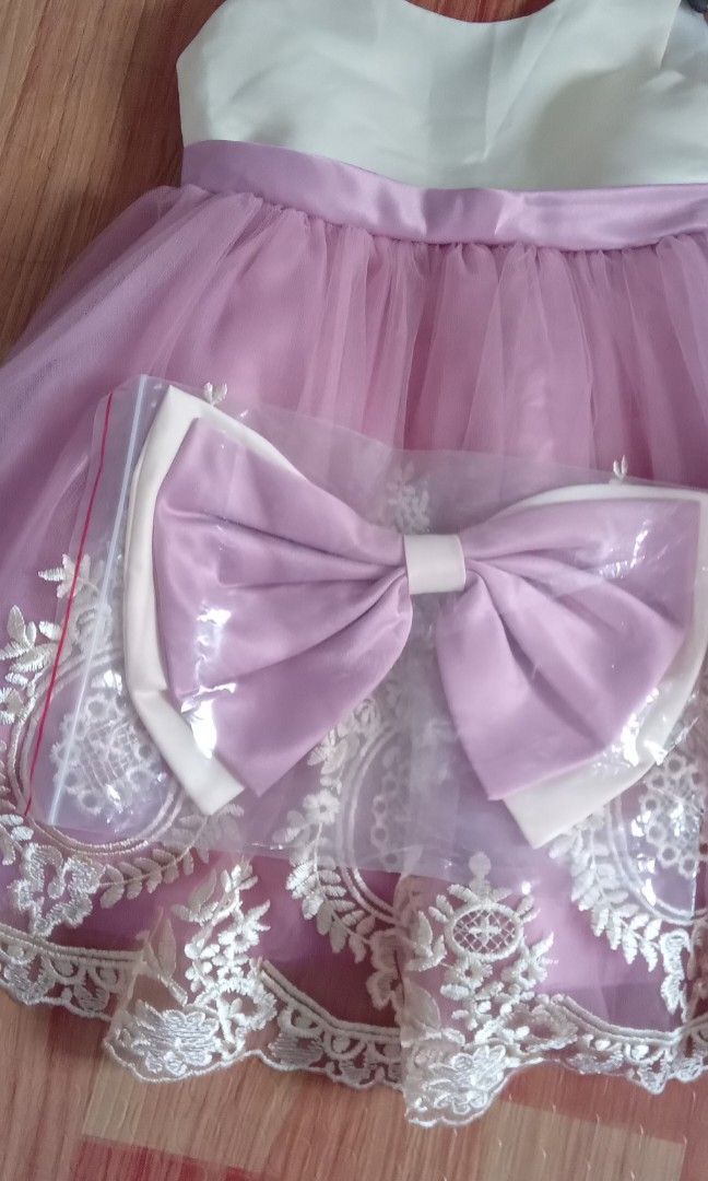 Dress with bow for kids (Category: Babies & Kids Fashion) located in Manila. Submitted by thet77 (Listing ID 1246380619, Image 2). Description: brand new unused dress with bow size will fit to 4 to 5 years old Sampaloc manila location COD payment.