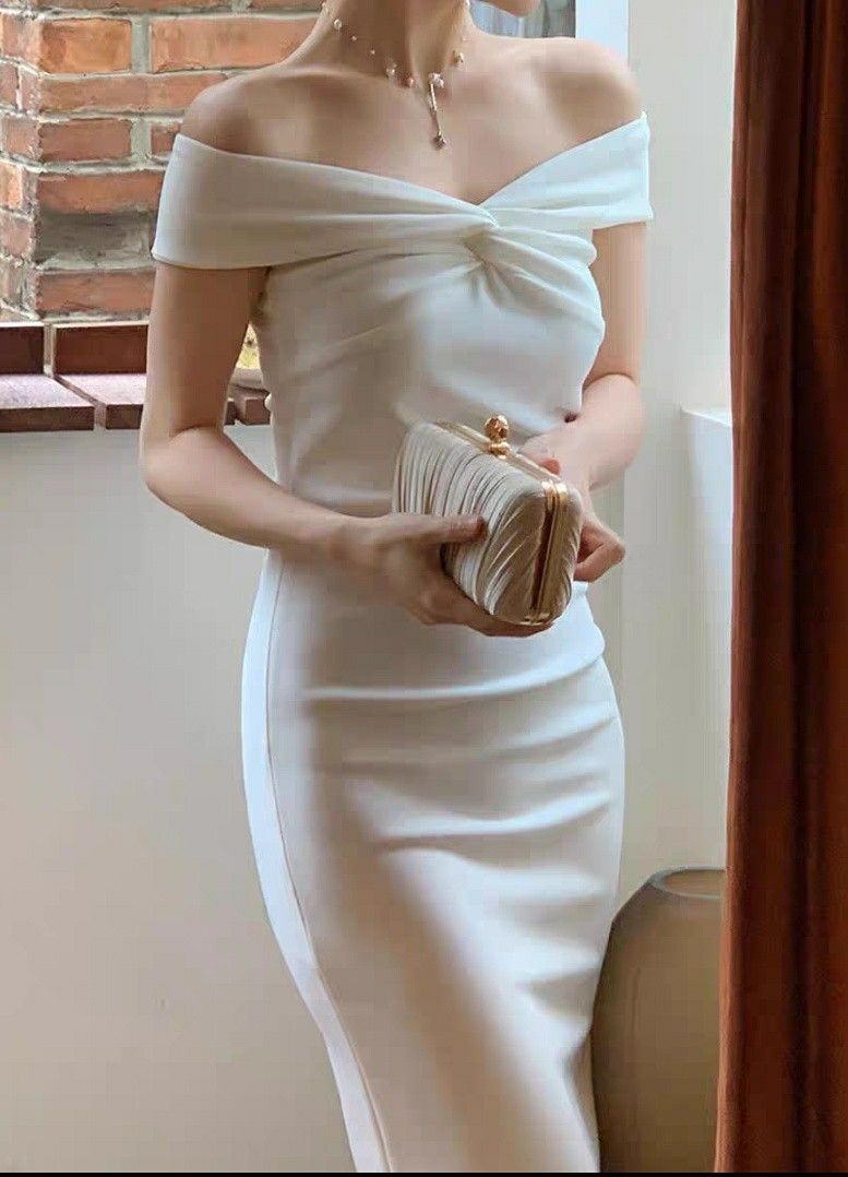 Elegant and classy black midi evening dress Women s Fashion
