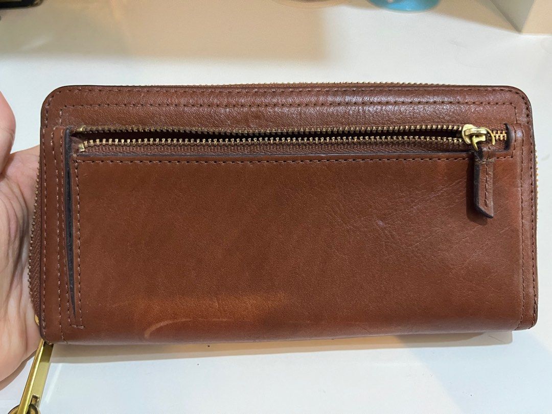 Fossil pocketbook top