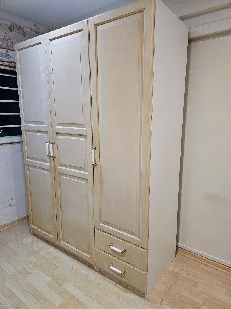 Hemnes 3 door wardrobe discount