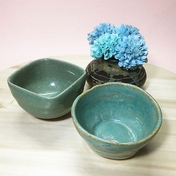 Green tone stoneware Condiment bowls (set) (Category: Other Kitchenware & Tableware) located in Mandaluyong City. Submitted by yula_noveltyfinds (Listing ID 1246503195, Image 1). Description: - Japan surplus - stoneware - square: crackled glaze finish - round size approx: 3.75" diameter x 2" height - square size approx: 3.25" x 3.25" x 2.25" height These are surplus items please manage your expectations, thank you. Actual product color may vary f