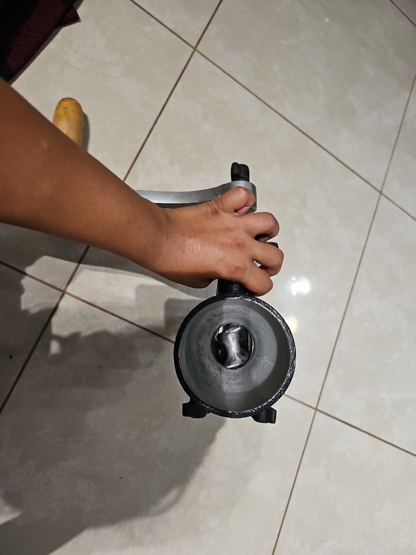 Handheld lemongrass juicer, TV & Home Appliances, Kitchen Appliances, Hand & Stand Mixers on