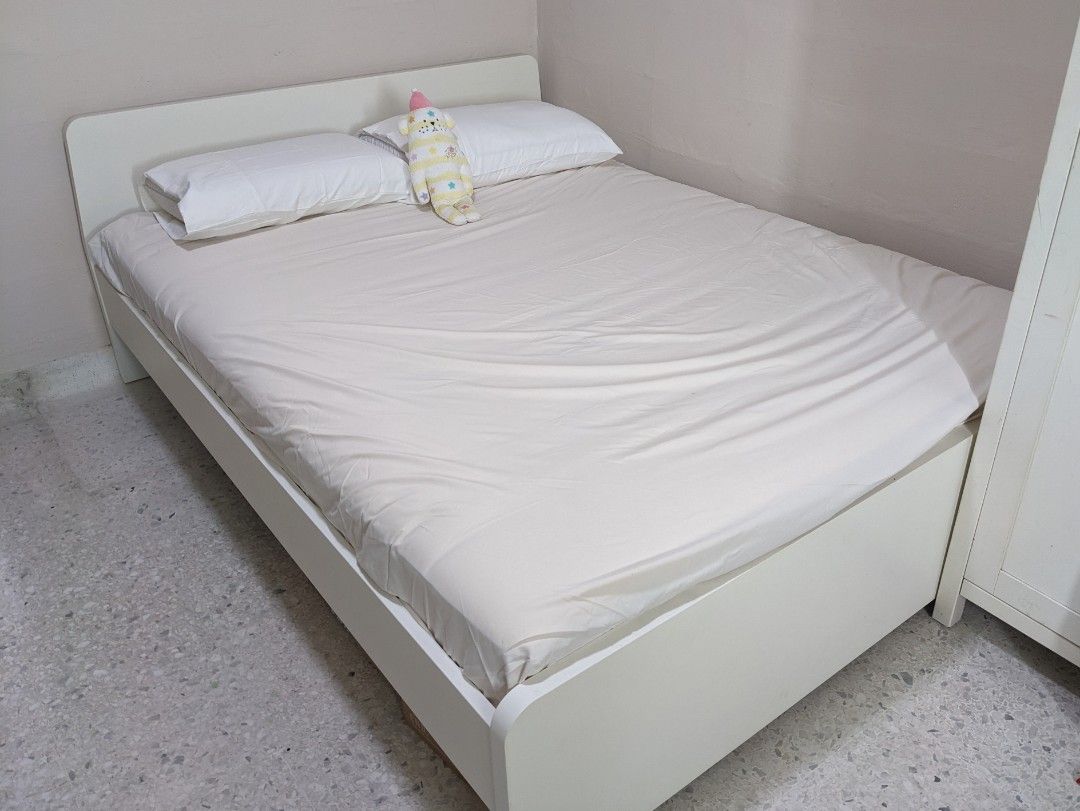 IKEA ASKVOLL Bedframe, LUROY base, HOVAC mattress (Queen sized