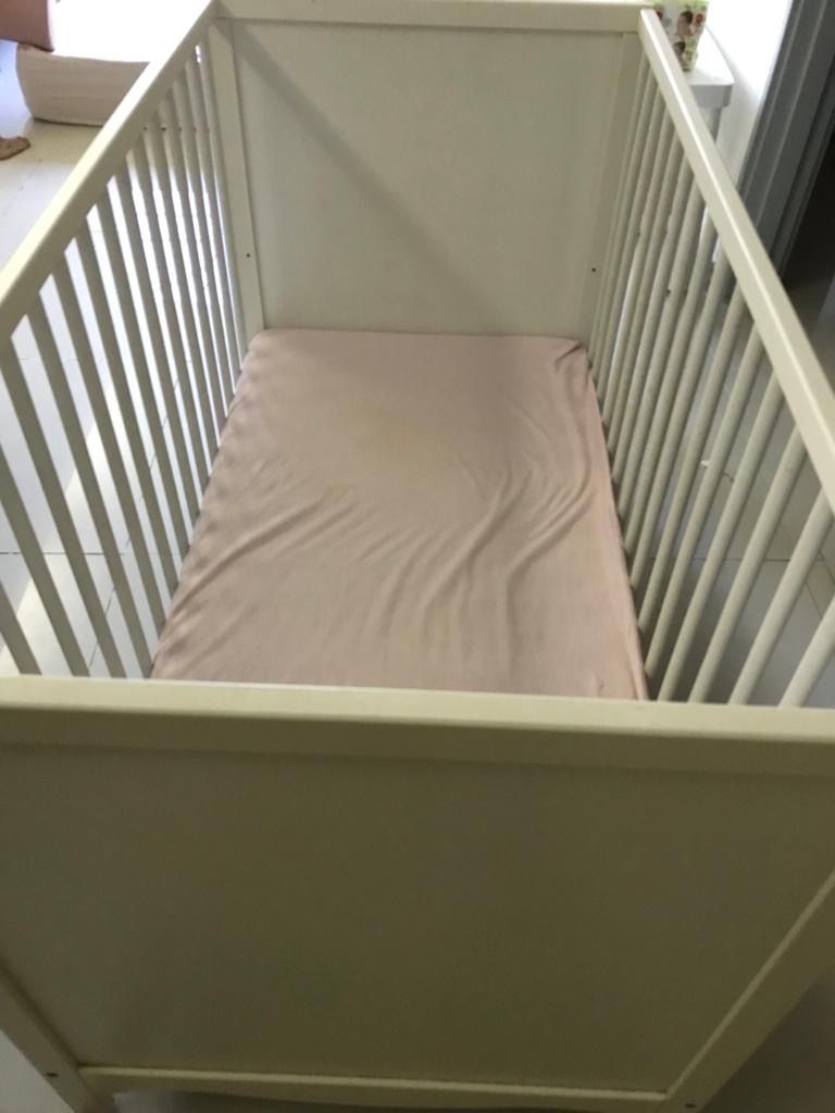 Ikea solgul cot store