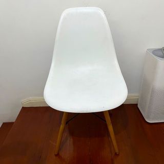 Ikea White Barnes Doily Chair