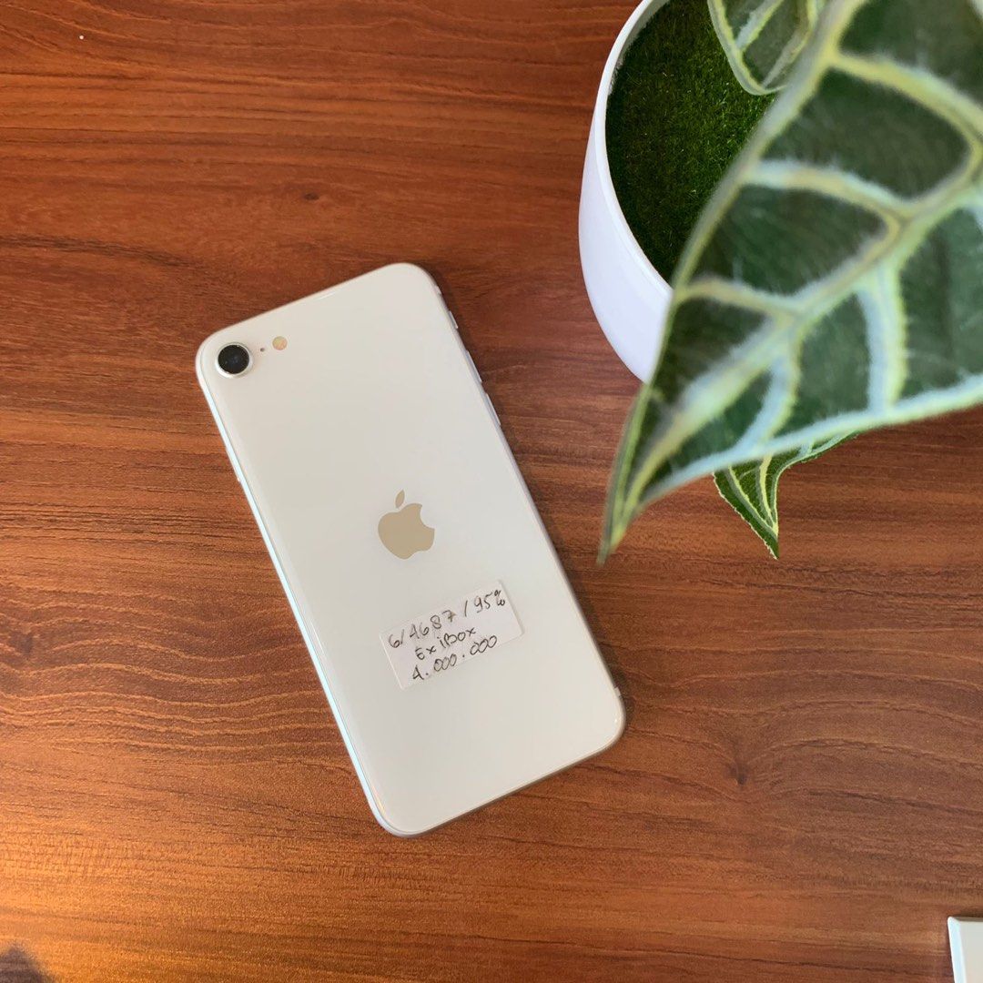 iPhone SE2 64GB ex ibox second fullset putih, Telepon Seluler   Tablet, iPhone, undefined di Carousell