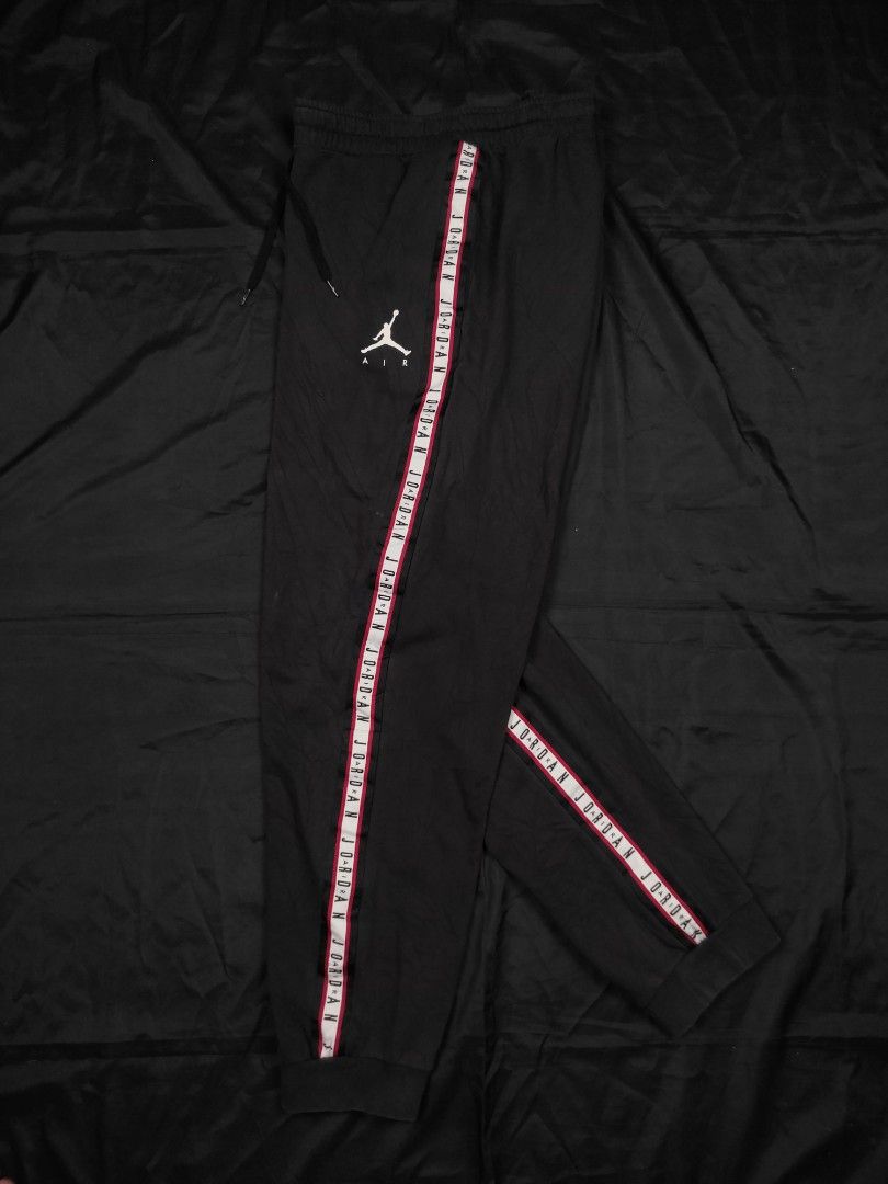 Jordan jumpman air jogger pants (Category: Joggers) located in Quezon City. Submitted by cyborgph (Listing ID 1246456106, Image 3). Description: jordan jumpman air jogger pants 3xl on tag best fit on : 36-38 43 length 8.5 colorrate in good condition no issue negotiable just shoot your offer.