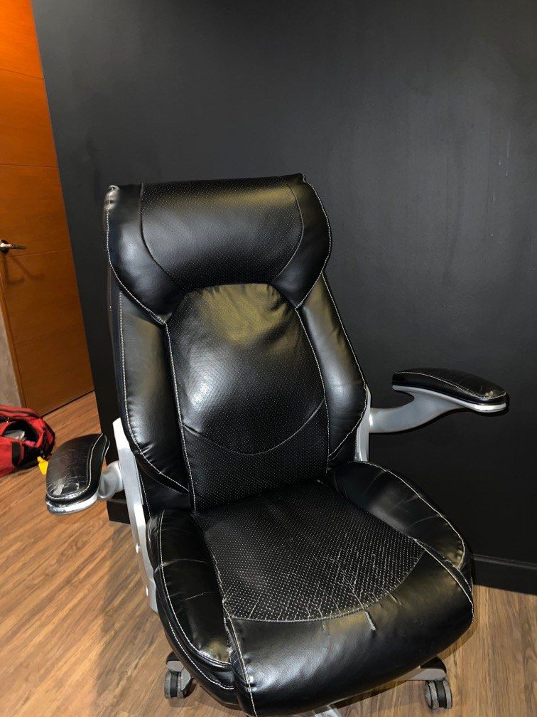 LaZBoy Active Lumbar Manager Chair, Furniture & Home Living, Office Furniture & Fixtures on