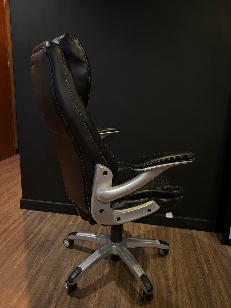 LaZBoy Active Lumbar Manager Chair, Furniture & Home Living, Office Furniture & Fixtures on