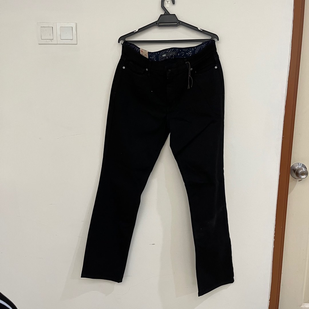 Size 14 store in levis