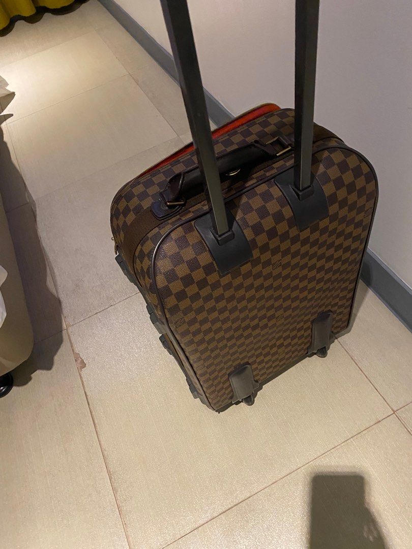 Louis Vuitton luggage (Category: Luxury Bags & Wallets) located in Butuan. Submitted by natalday (Listing ID 1246217010, Image 2). Description: .