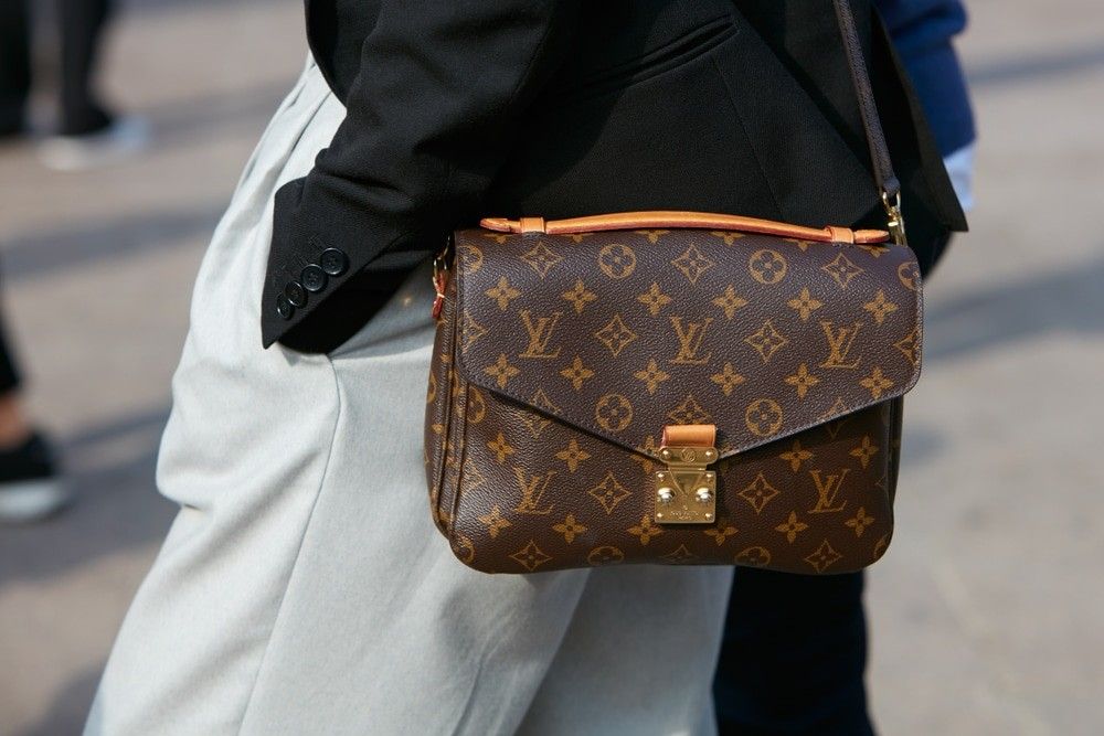 LV METIS POCHETTE MONOGRAM SMALL CROSSBODY BAG, Luxury, Bags & Wallets on  Carousell