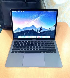 MacBook Air 2018, Core i5, 256GB SSD, 8GB RAM, MS Office, Adobe Apps