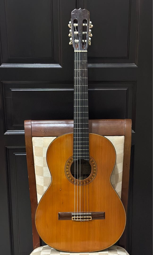 Made in Japan 1970s Maya Artist Model Classical Guitar For Sale