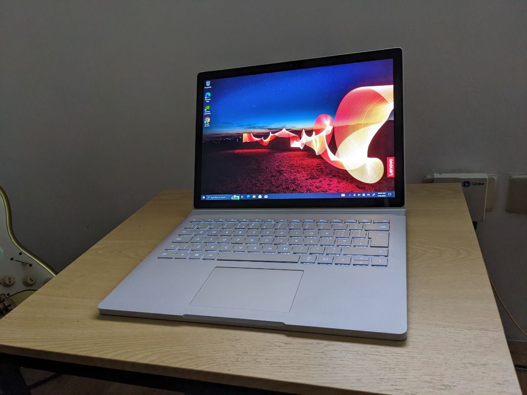 microsoft surface book 2 13.5 i7 8650u 8gb 256gb ssd