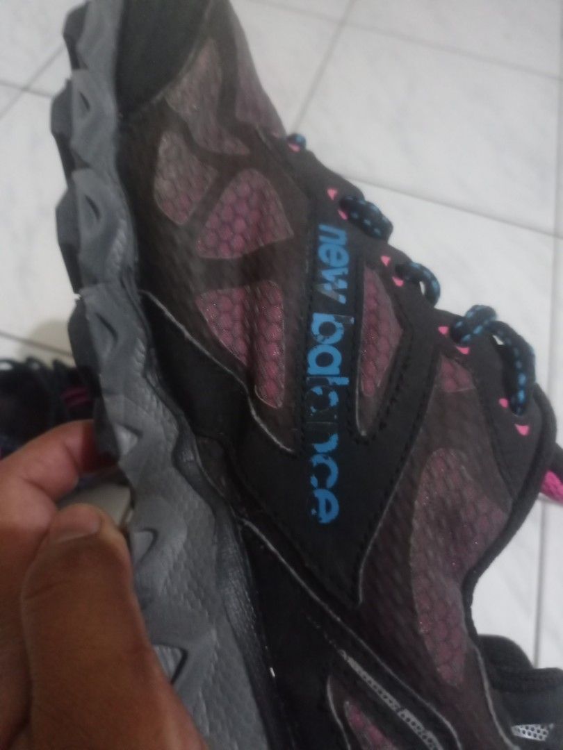 NB trail running, Fesyen Pria, Sepatu , Sneakers di Carousell