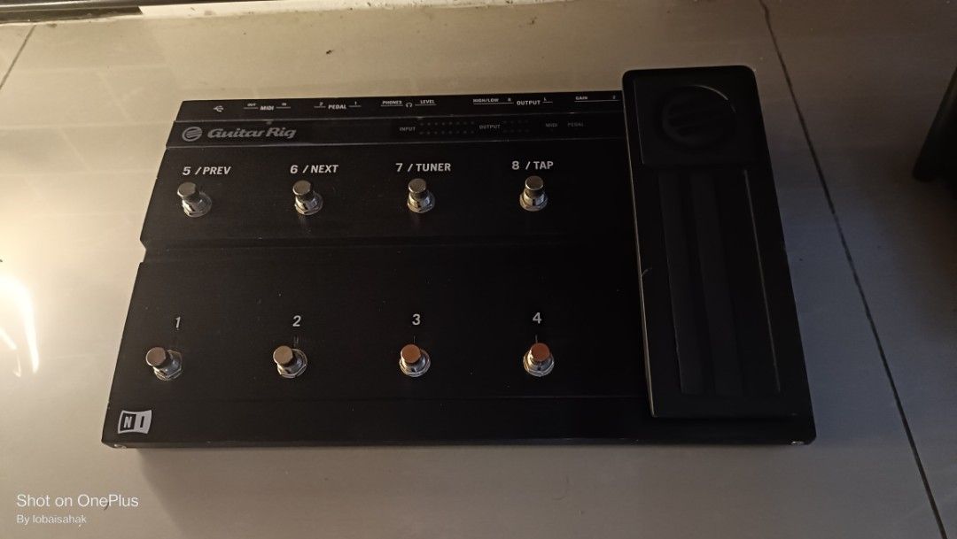 NI GUITAR RIG KONTROL 3, Hobbies & Toys, Music & Media, Musical