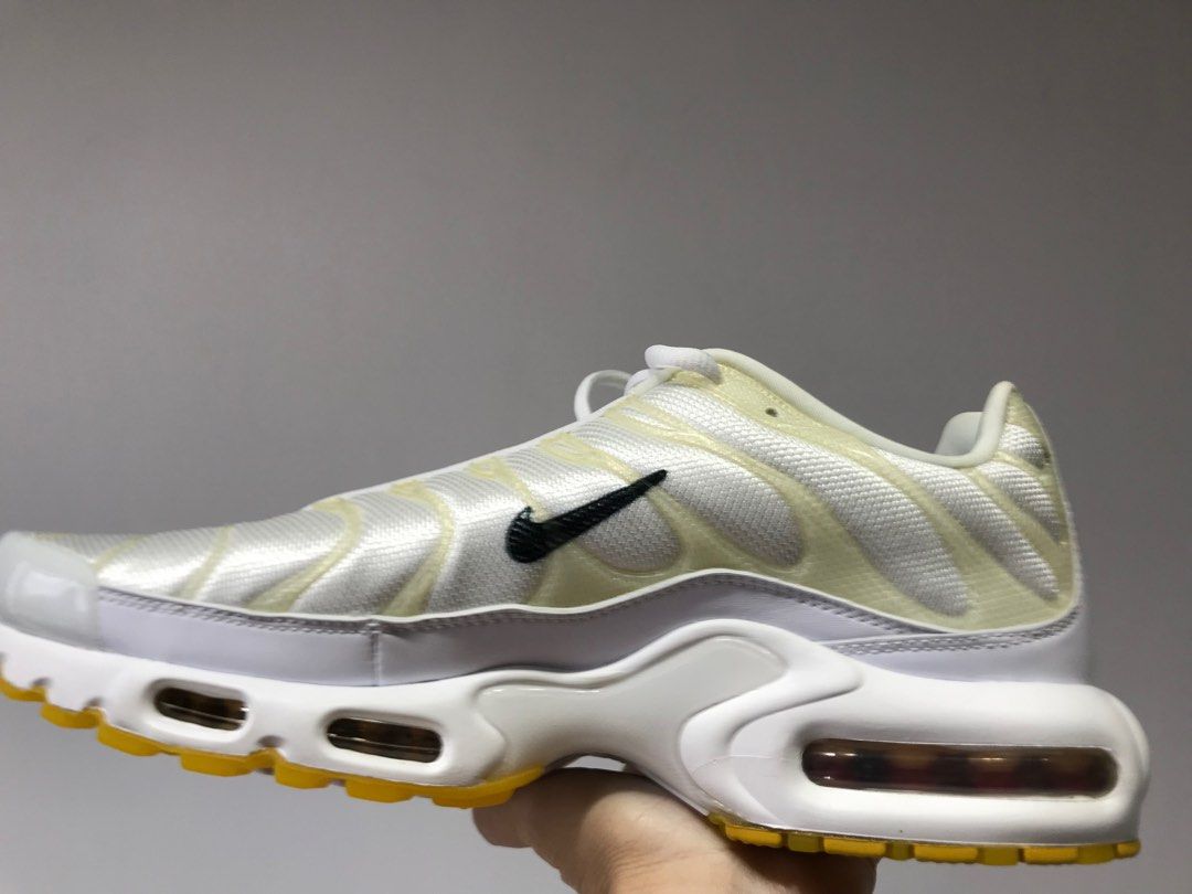 White nike air outlet max sale