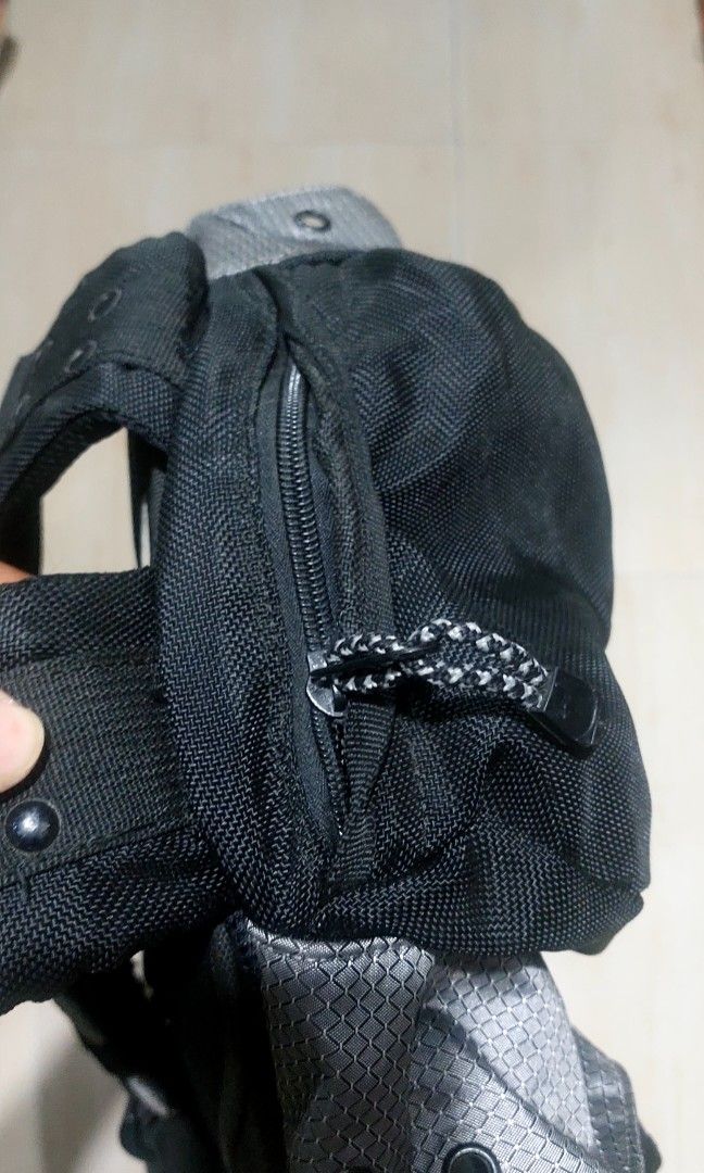 Oakley bag (Category: Backpacks) located in Tagum. Submitted by roxasteofilo (Listing ID 1246505168, Image 2). Description: for sale Oakley Bag Excellent Condition Nanja details pic Price 2800 free shipping po.