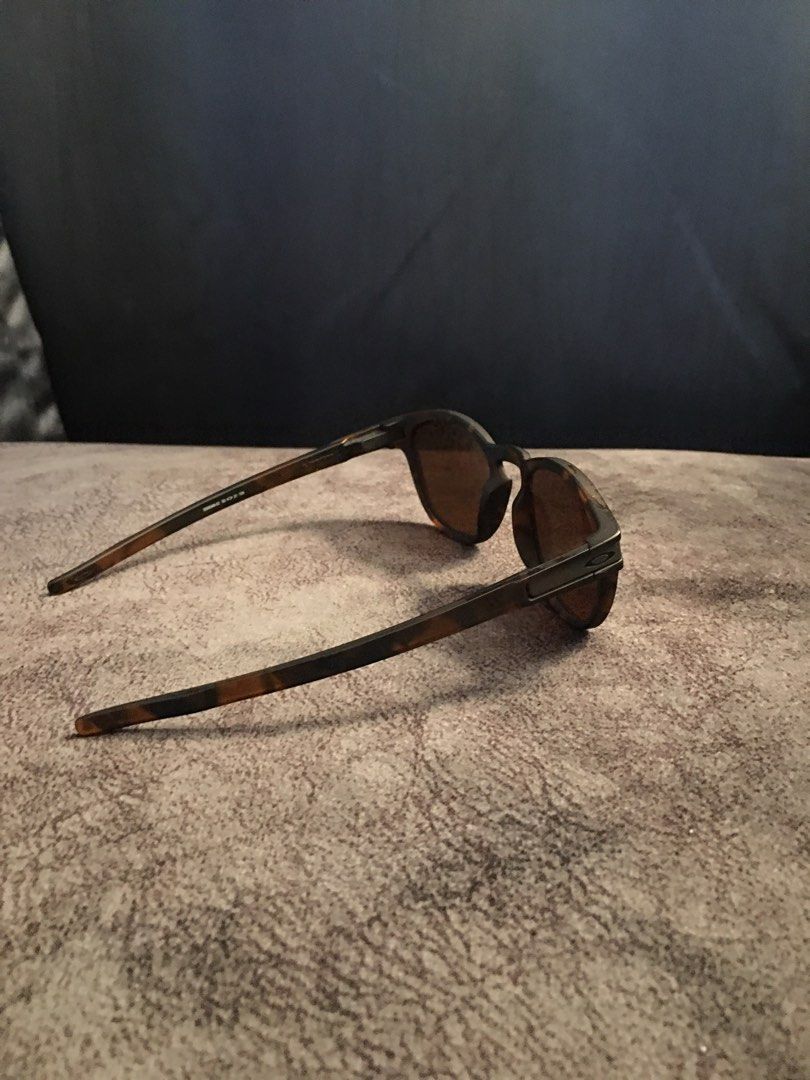 Oakley men's latch round online
