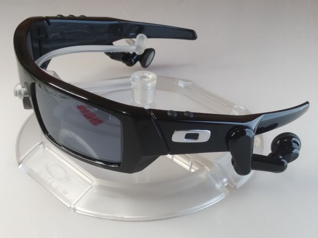 Oakley Thump 2.0 512MB Sunglass Men s Fashion Watches