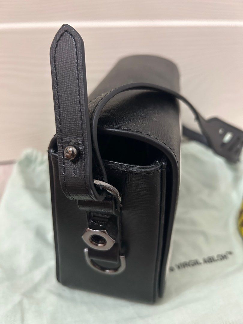 Off-White c/o Virgil Abloh Men's Black Binder Clip Bag, Luxury, Bags &  Wallets on Carousell